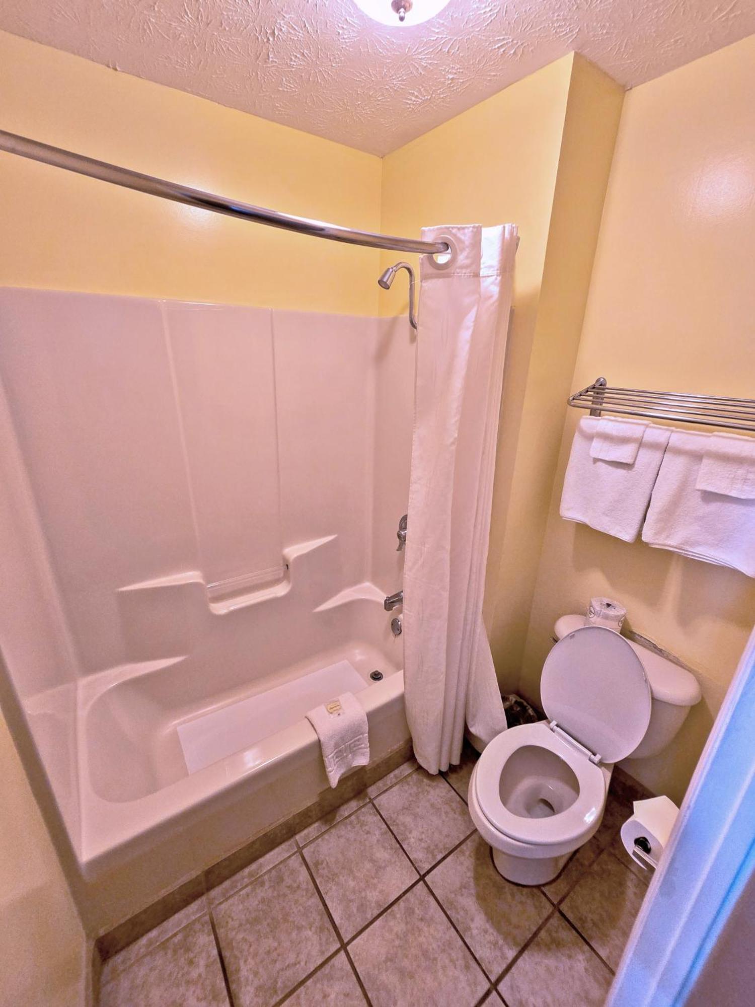 Meriwether Country Inn Warm Springs Екстериор снимка